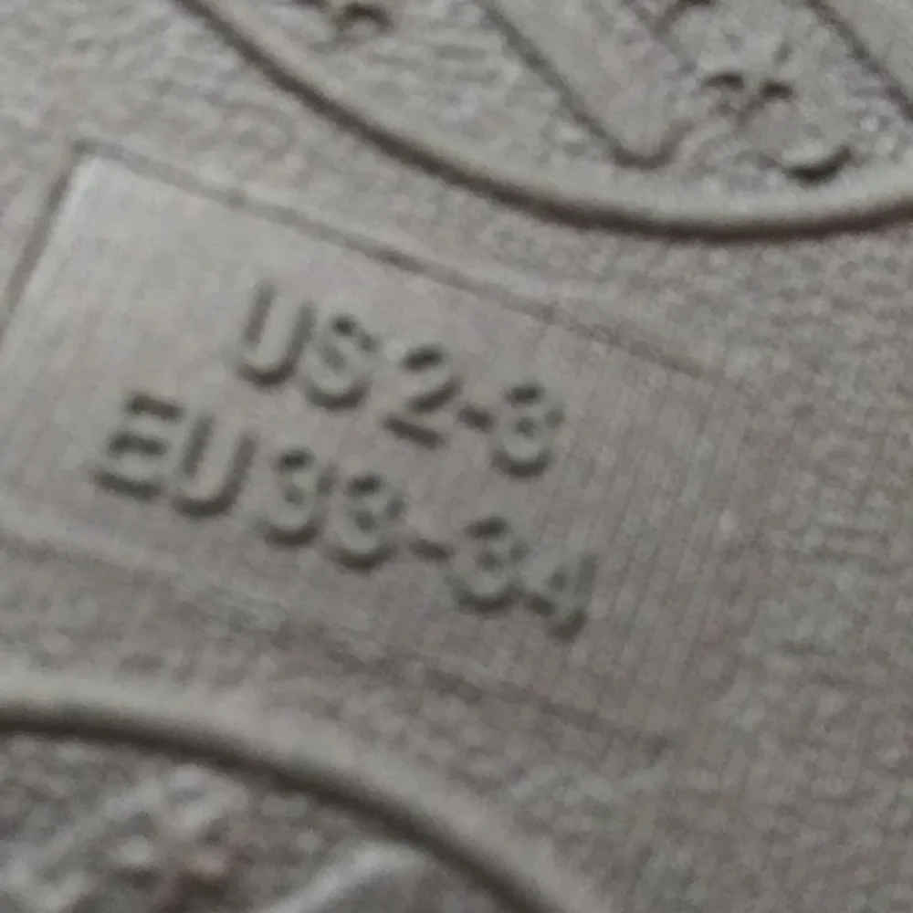 NEW Dearfoams slippers.